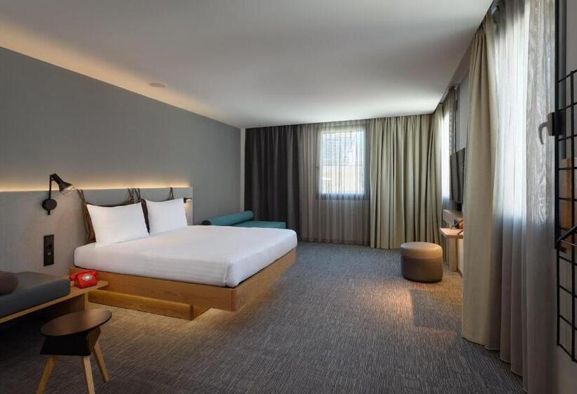 Hotel Moxy Lisbon City