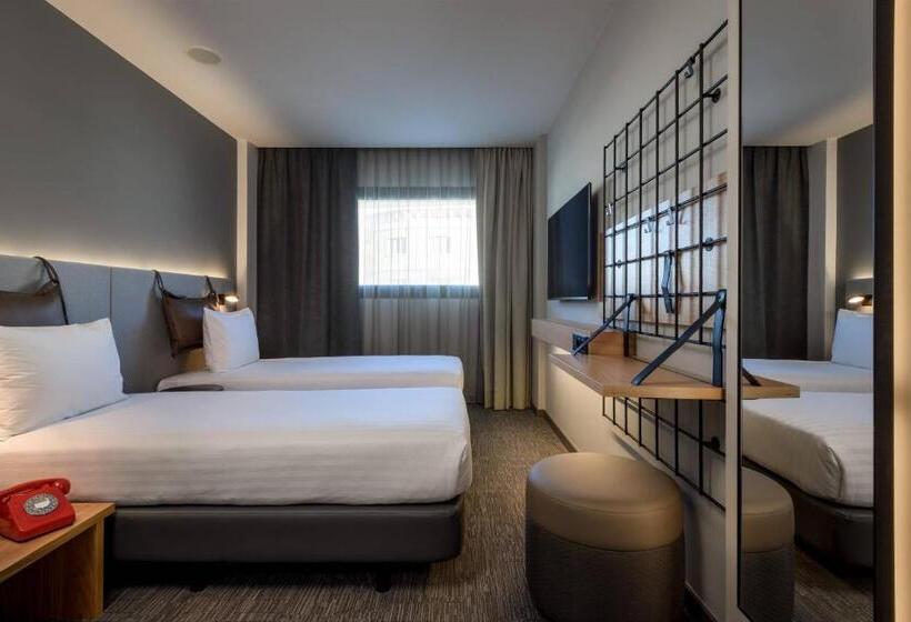Hotel Moxy Lisbon City
