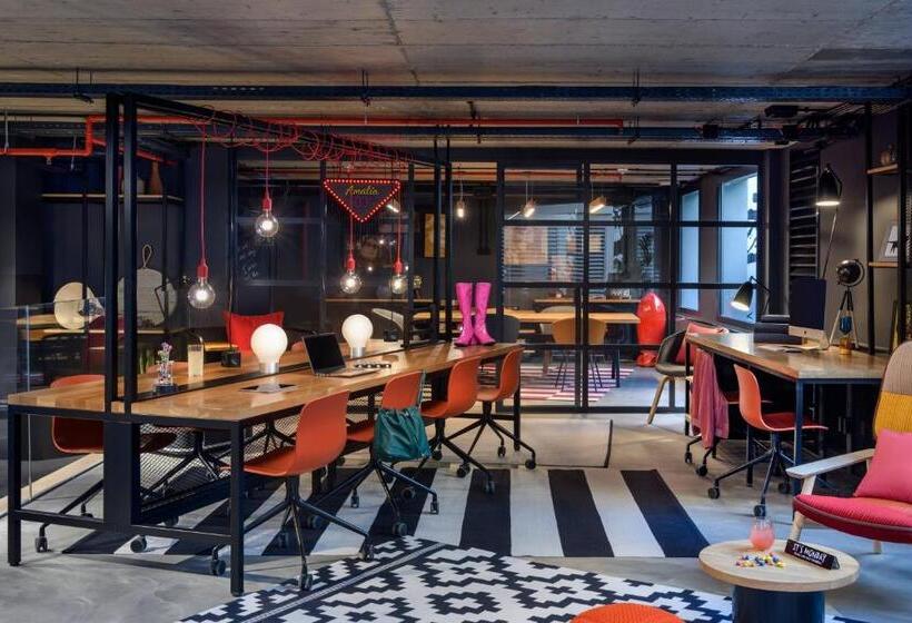 Hotel Moxy Lisbon City