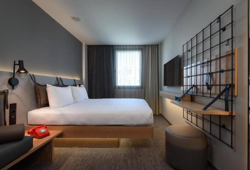 Hotel Moxy Lisbon City
