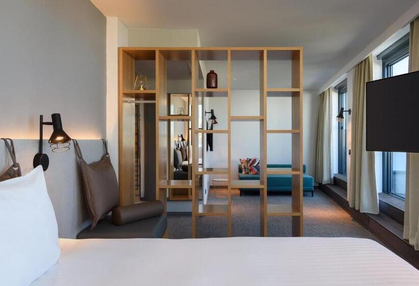 Hotel Moxy Lisbon City