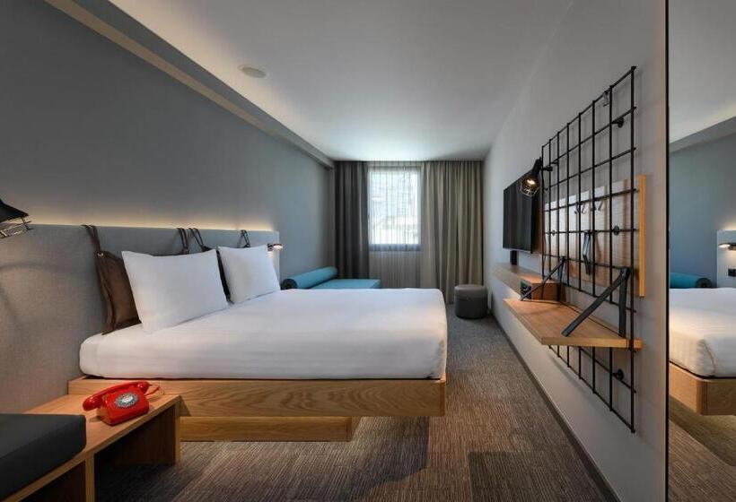 Hotel Moxy Lisbon City