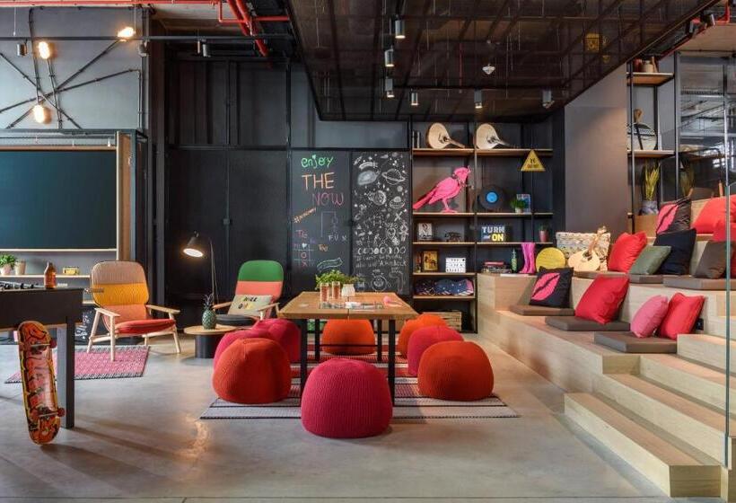 Hotel Moxy Lisbon City