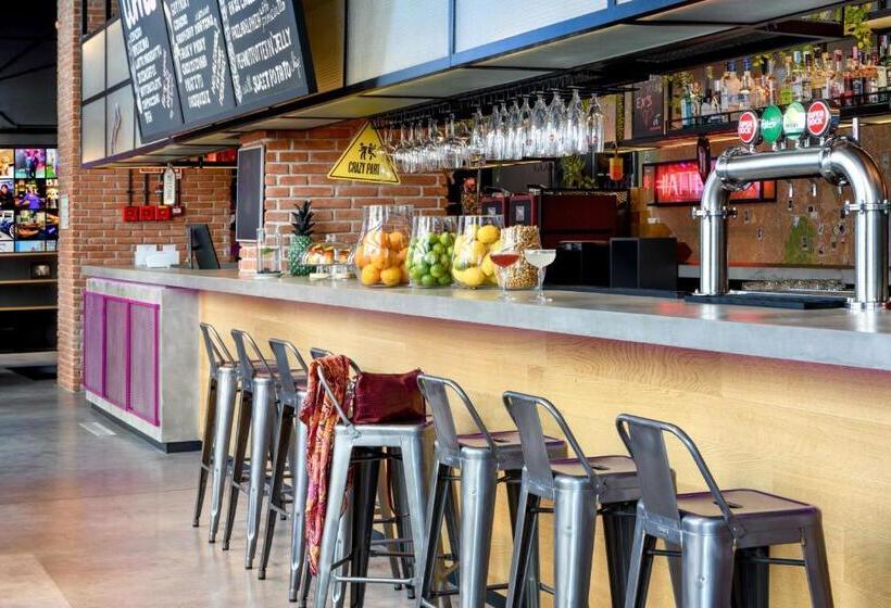 Hotel Moxy Lisbon City