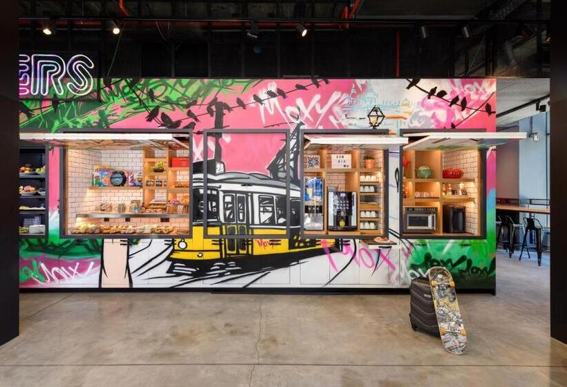 Hotel Moxy Lisbon City