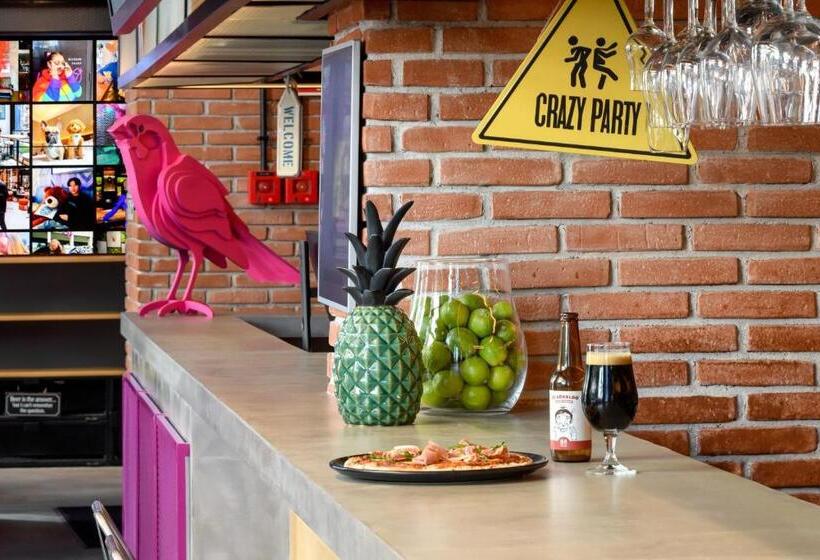 Hotel Moxy Lisbon City