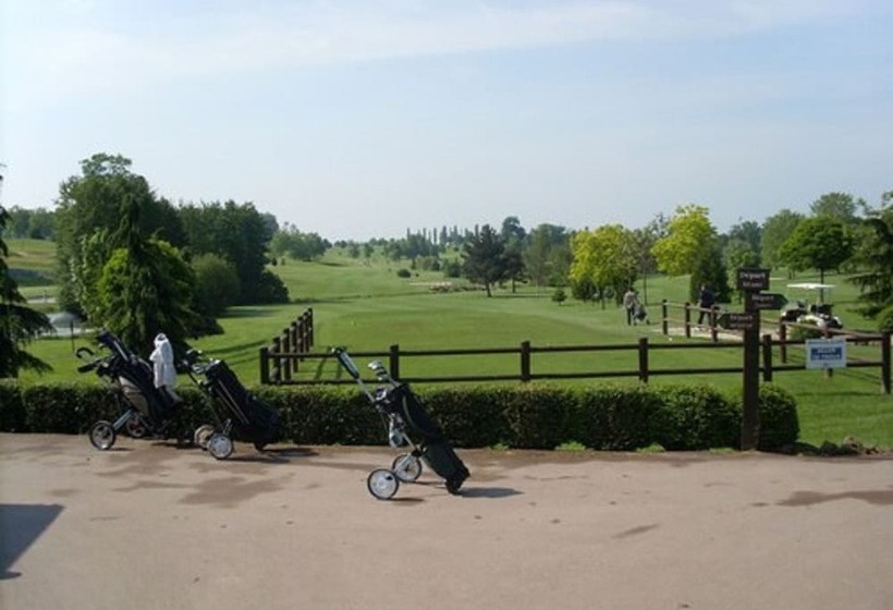 فندق Abbaye Du Golf De Lesigny