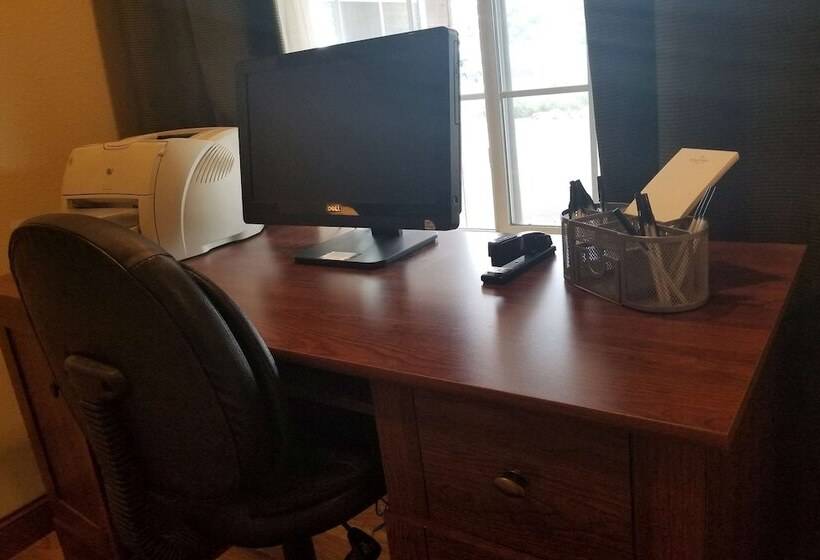 هتل Americinn By Wyndham, Galesburg, Il