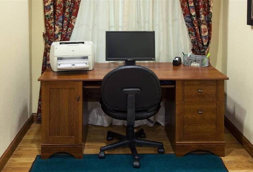 هتل Americinn By Wyndham, Galesburg, Il