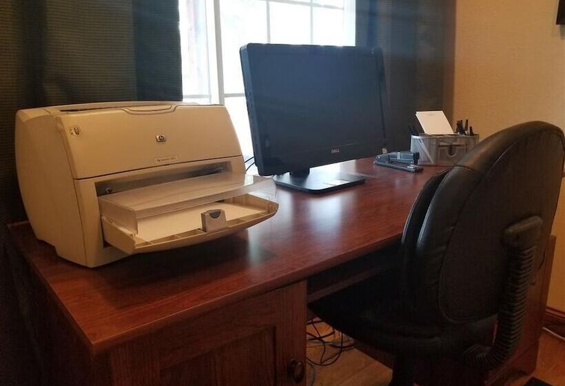 هتل Americinn By Wyndham, Galesburg, Il