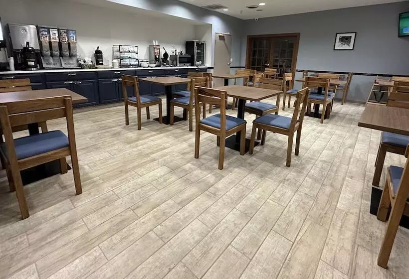 هتل Americinn By Wyndham, Galesburg, Il