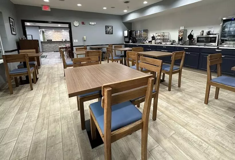 هتل Americinn By Wyndham, Galesburg, Il