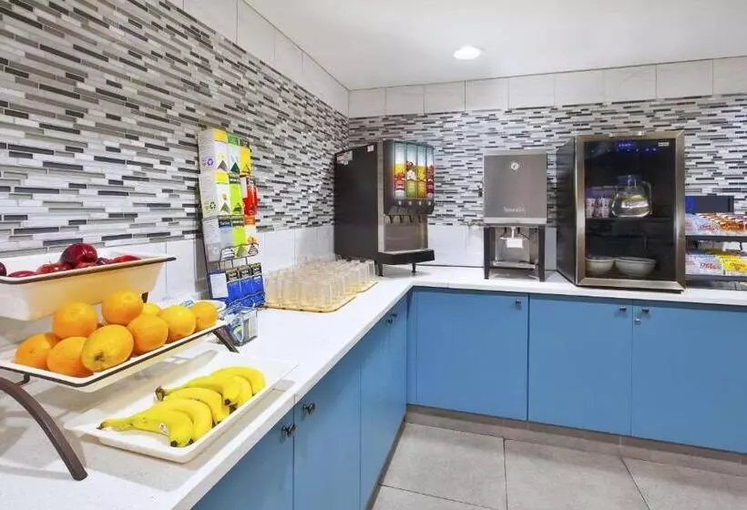 酒店 Country Inn & Suites By Radisson, Big Rapids, Mi