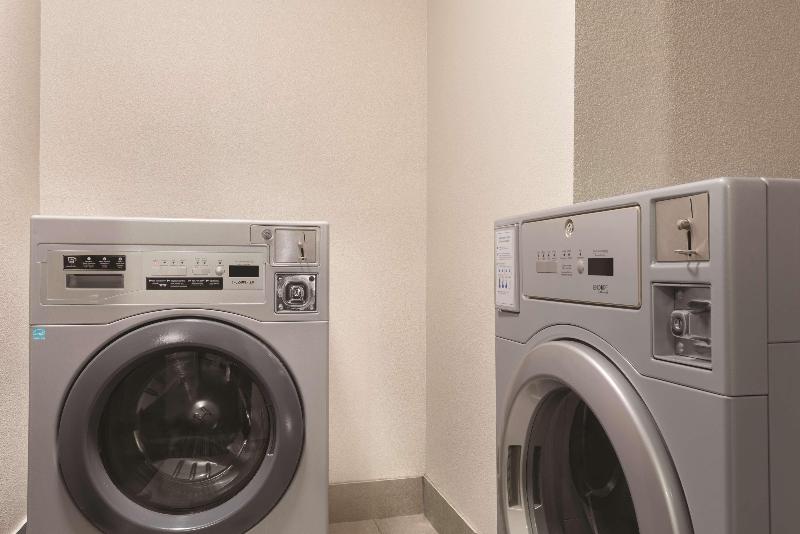 هتل Country Inn & Suites By Radisson, Dubuque, Ia