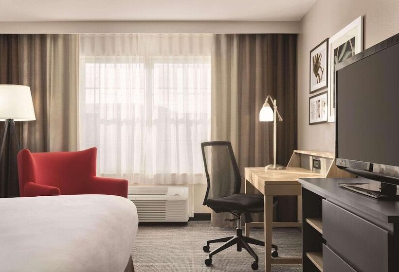 هتل Country Inn & Suites By Radisson, Dubuque, Ia