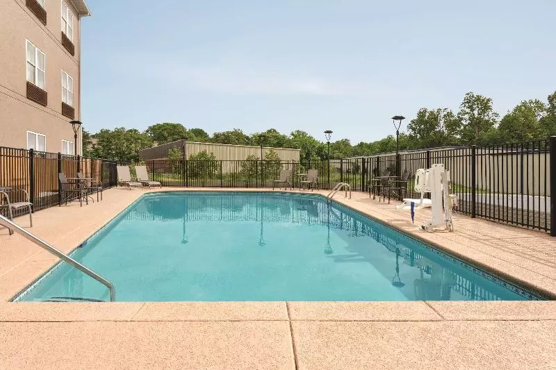 Отель Country Inn & Suites By Radisson, Nashville Airport East, Tn