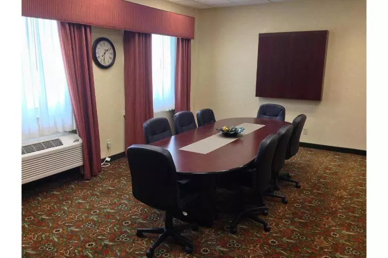 ホテル Country Inn & Suites By Radisson, Oklahoma City At Northwest Expressway, Ok