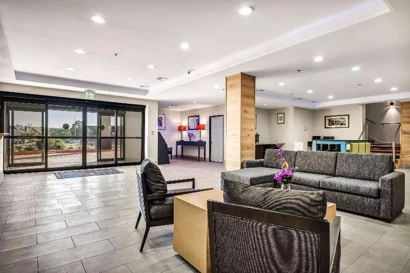 ホテル Country Inn & Suites By Radisson, Oklahoma City At Northwest Expressway, Ok