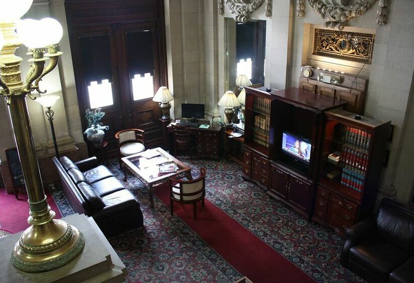 Hotel Grand Royale Clarion Collection