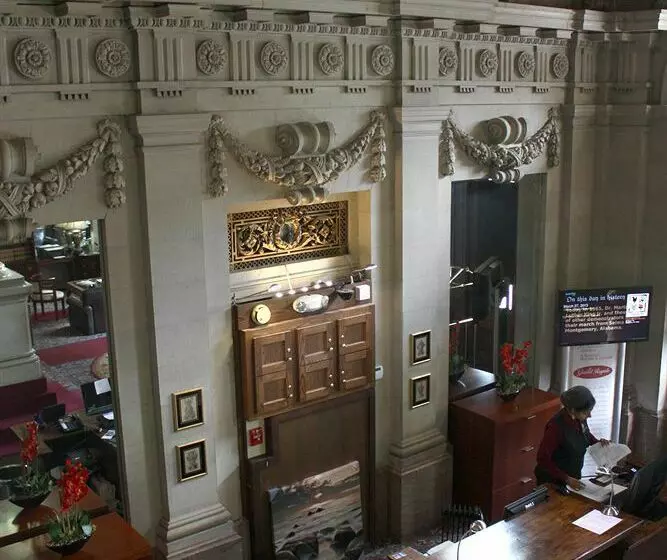 هتل Grand Royale Clarion Collection