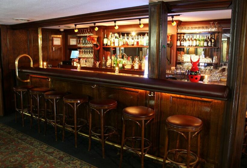 Hotel Grand Royale Clarion Collection