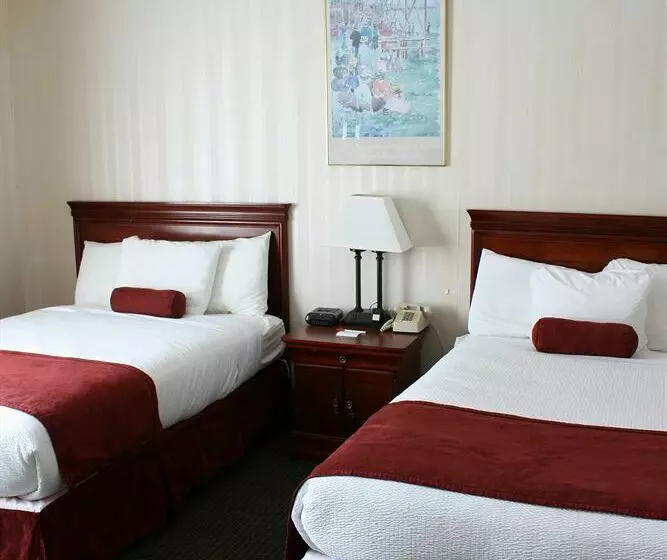 هتل Grand Royale Clarion Collection