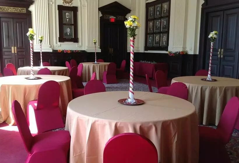 هتل Grand Royale Clarion Collection