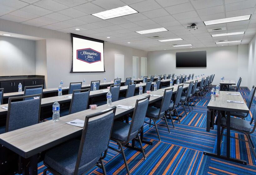 هتل Hampton Inn Charlotteuptown