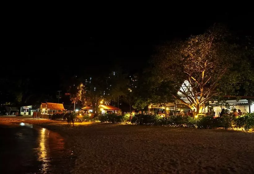 בית מלון כפרי Phi Phi Natural Resort