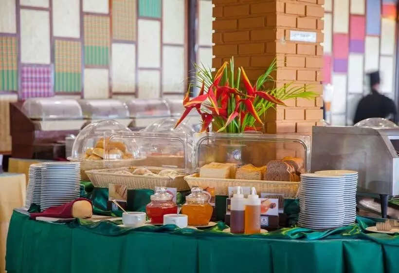 בית מלון כפרי Phi Phi Natural Resort