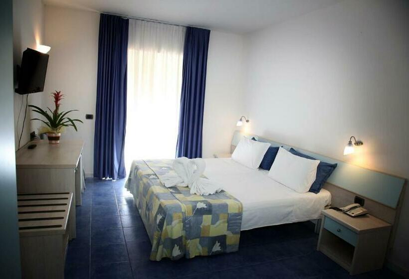 酒店 Ihr Pizzo Calabro Resort