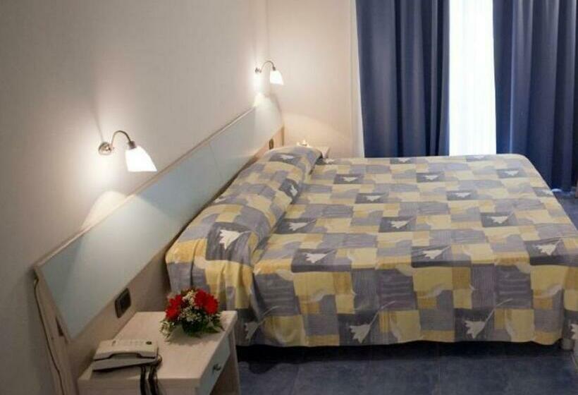 酒店 Ihr Pizzo Calabro Resort