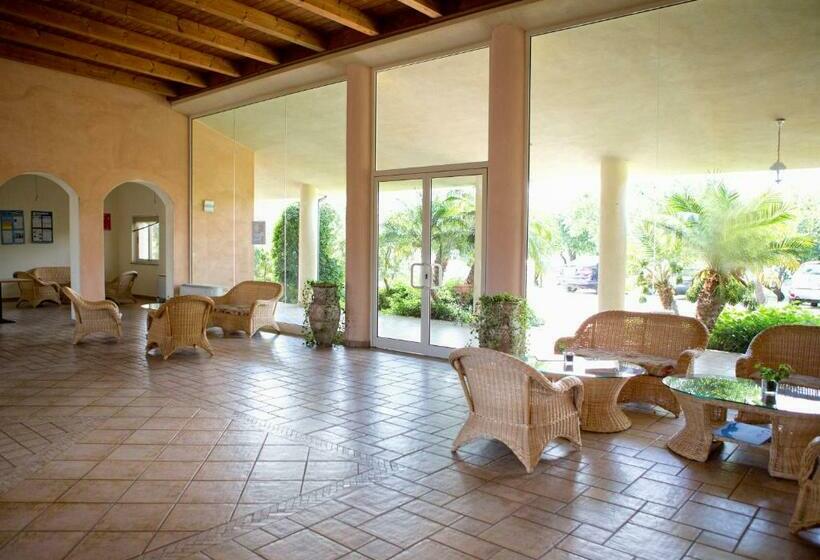 酒店 Ihr Pizzo Calabro Resort