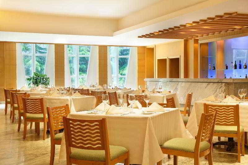 ホテル Sheraton Jiuzhaigou Resort