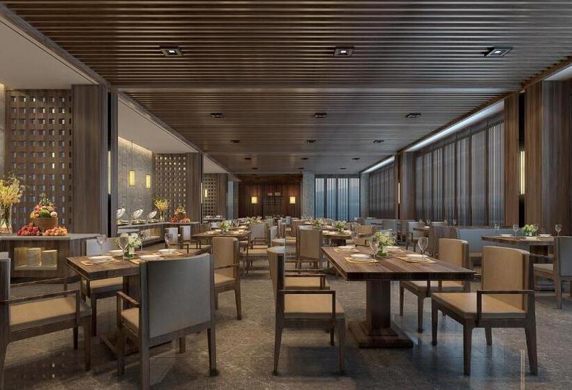 Kingdom Hotel Free Three Meals