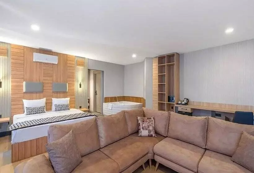 Jura Hotels Ada Beach