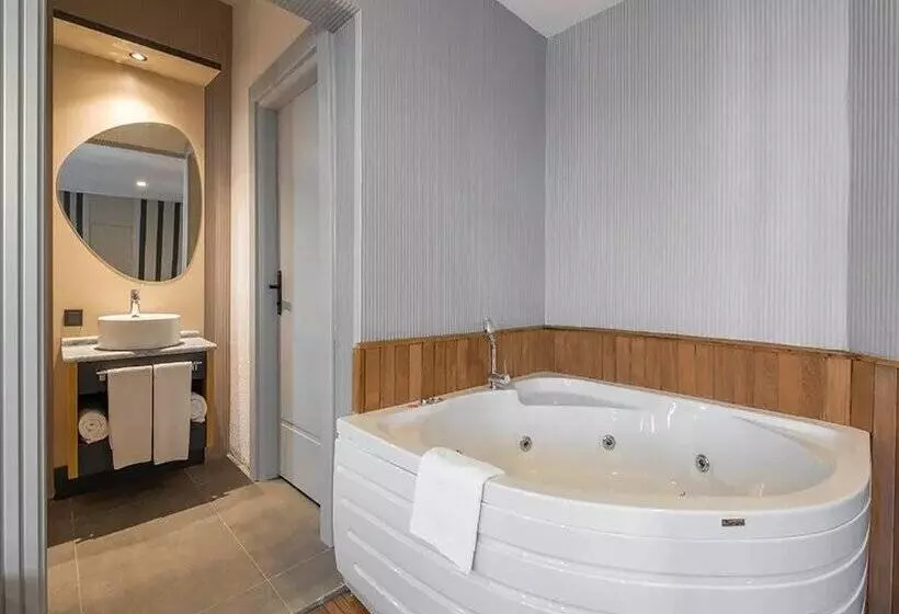 Jura Hotels Ada Beach