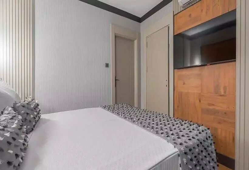 Jura Hotels Ada Beach