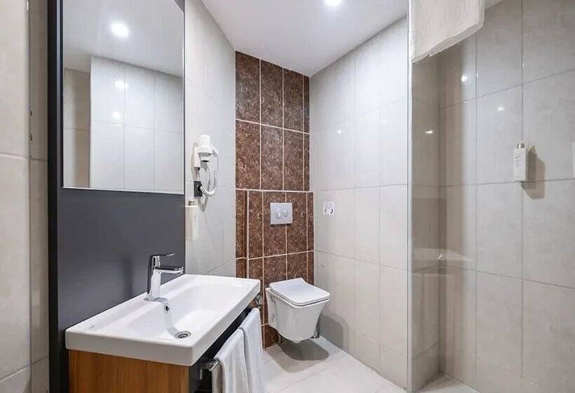 Jura Hotels Ada Beach