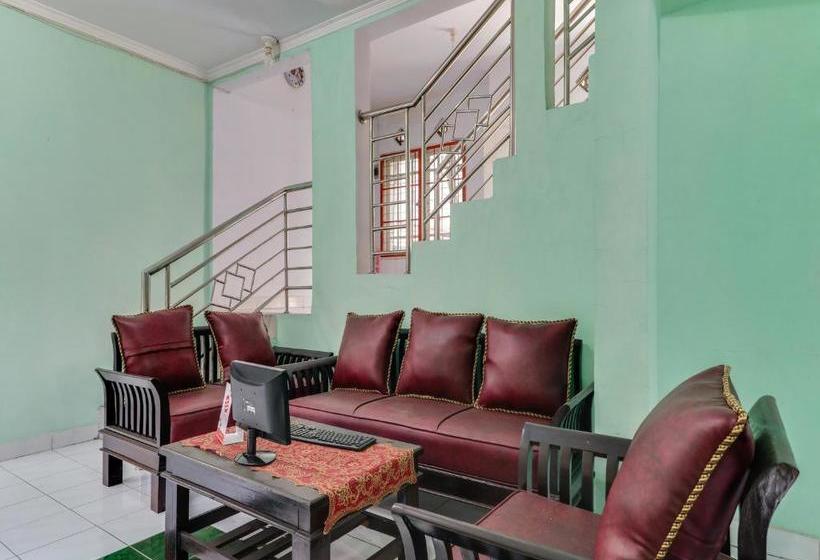 בית מלון כפרי Oyo 90014 Green House Cipanas