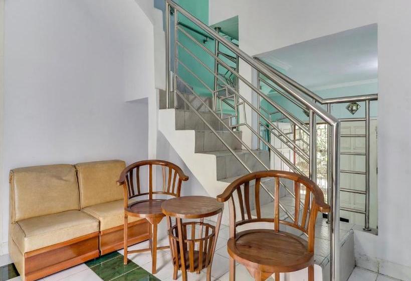 בית מלון כפרי Oyo 90014 Green House Cipanas