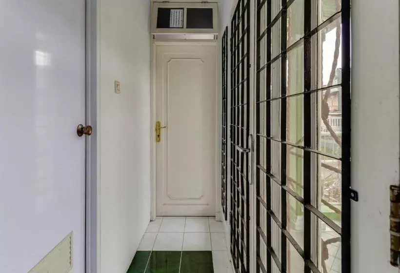 Hotelli Oyo 90014 Green House Cipanas