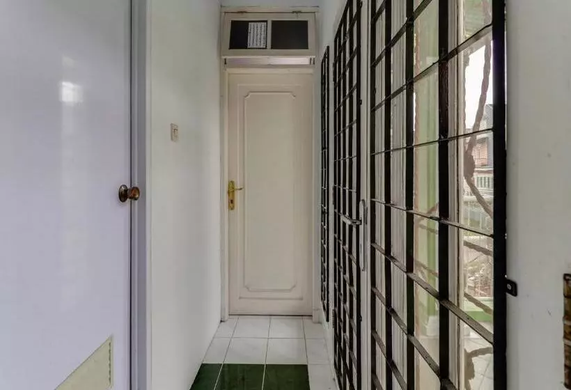 Hotelli Oyo 90014 Green House Cipanas