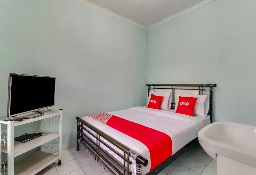 Hotelli Oyo 90014 Green House Cipanas