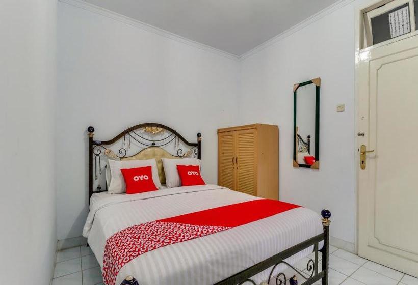 בית מלון כפרי Oyo 90014 Green House Cipanas