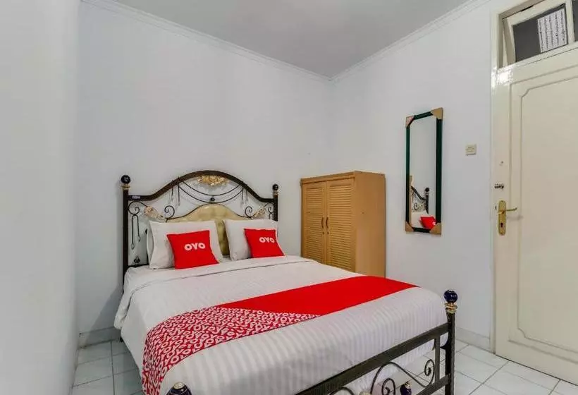 Hotelli Oyo 90014 Green House Cipanas