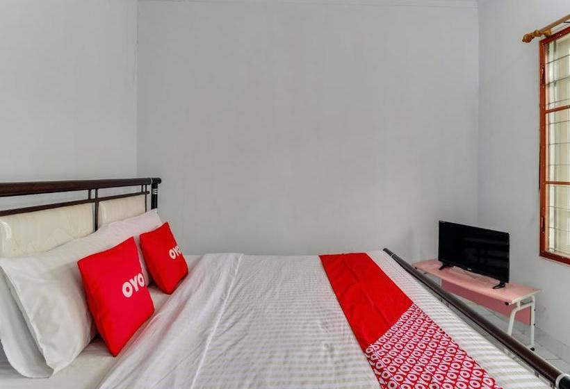 בית מלון כפרי Oyo 90014 Green House Cipanas