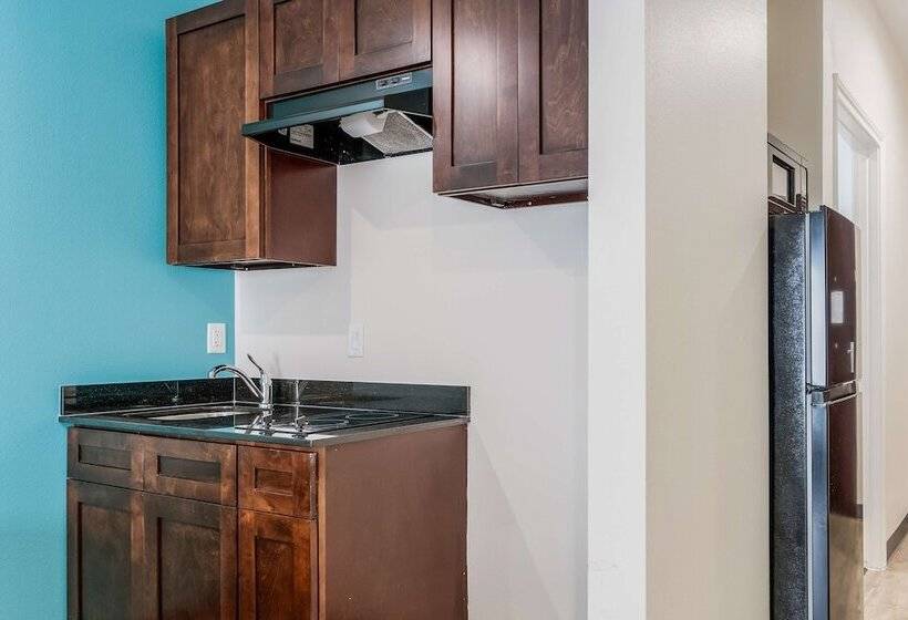 هتل Red Lion Inn & Suites Katy