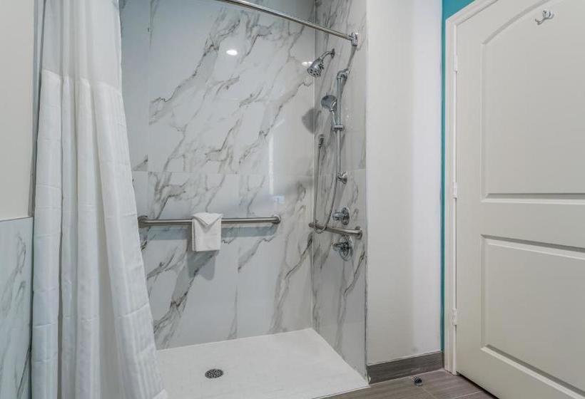 هتل Red Lion Inn & Suites Katy