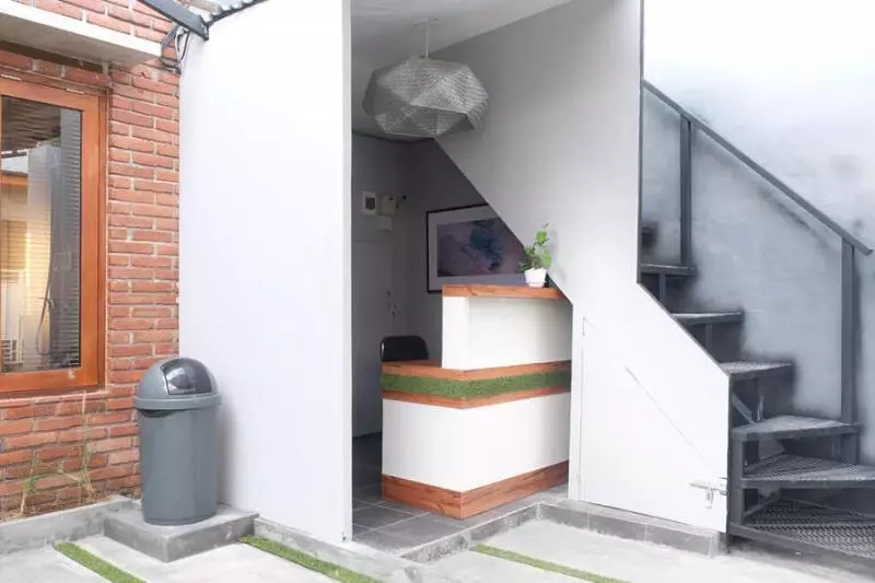 ペンション Andewi Guest House Denpasar Redpartner   Minimum Stay 30 Nights